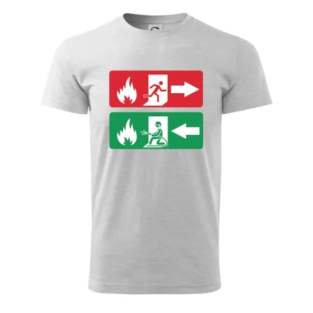 Lidé utíkají, hasiči přibíhají