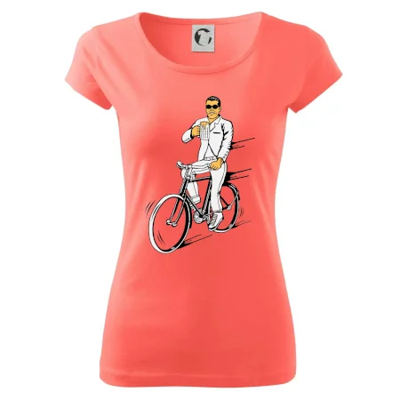 Gentleman na bicykli s pivom