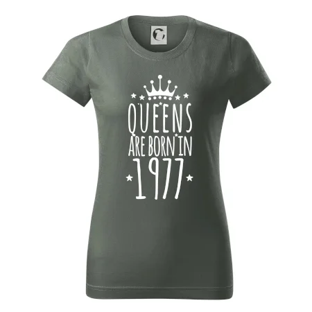 Queens are born in 1977