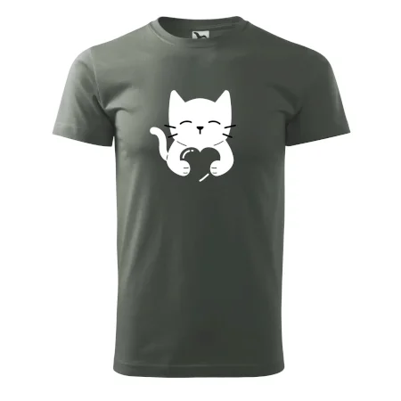 Mačka drží srdce