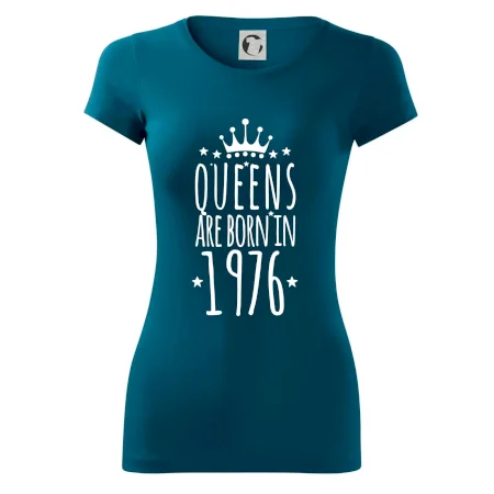 Queens are born in 1976
