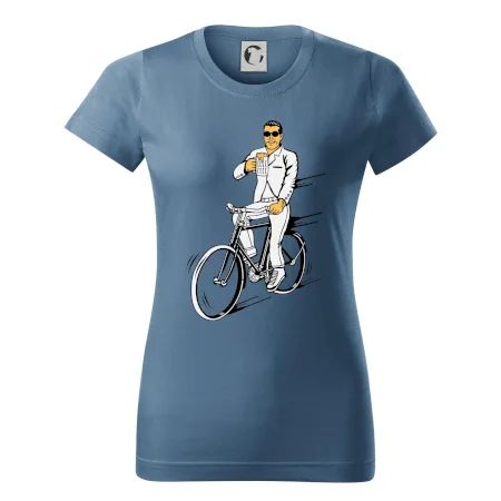 Gentleman na bicykli s pivom