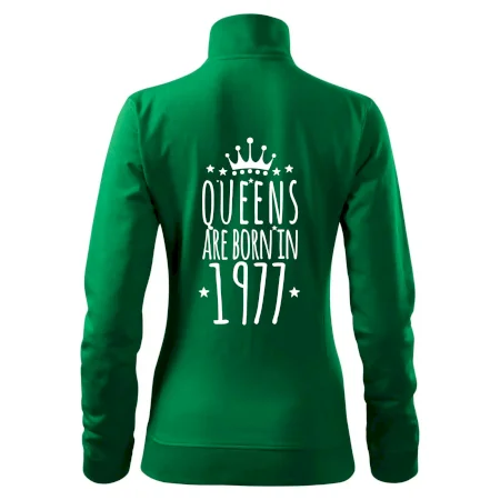 Queens are born in 1977