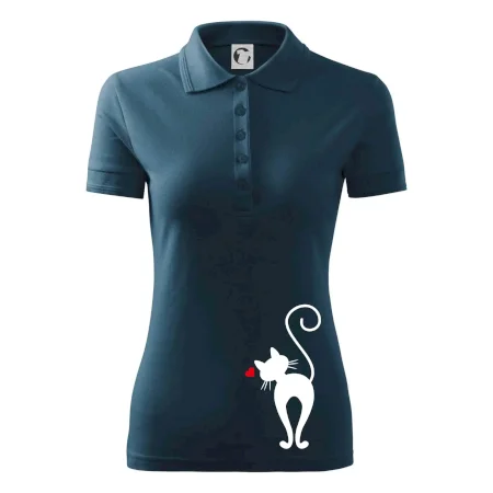 Zamilovaná mačka zozadu