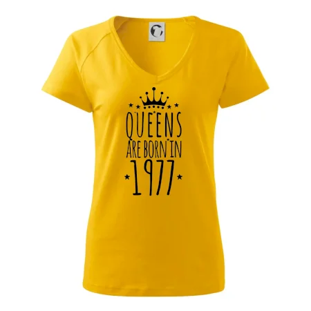 Queens are born in 1977