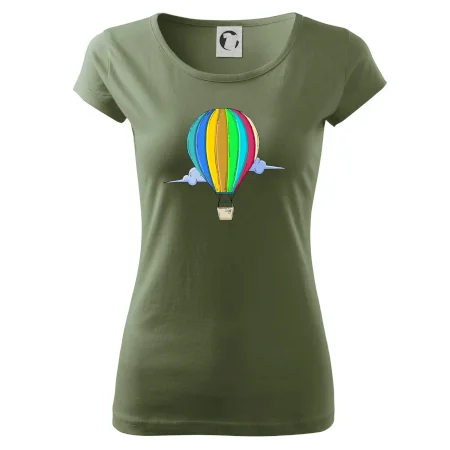 Teplovzdušný balón v oblakoch