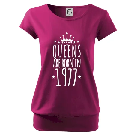 Queens are born in 1977