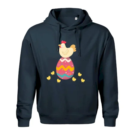 Sliepka sediaca na veľkonočnom vajci