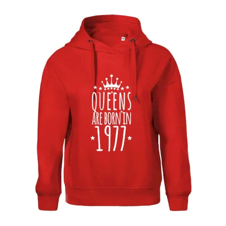 Queens are born in 1977