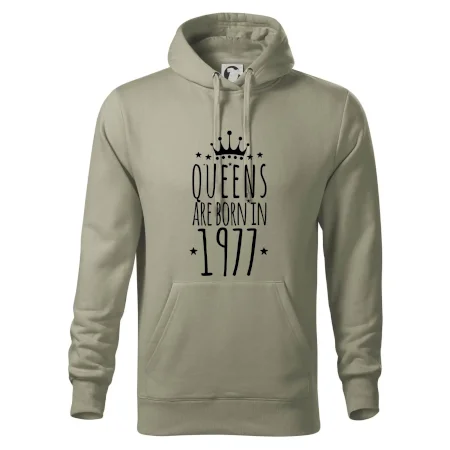 Queens are born in 1977
