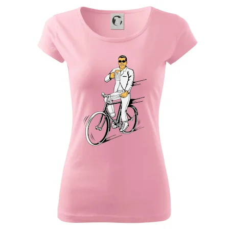 Gentleman na bicykli s pivom