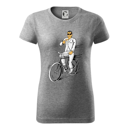 Gentleman na bicykli s pivom