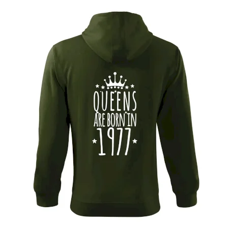 Queens are born in 1977