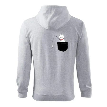 Mačka s rybou vo vrecku