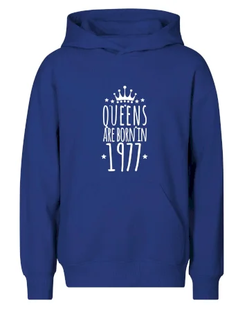 Queens are born in 1977