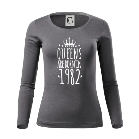 Queens are born in 1982