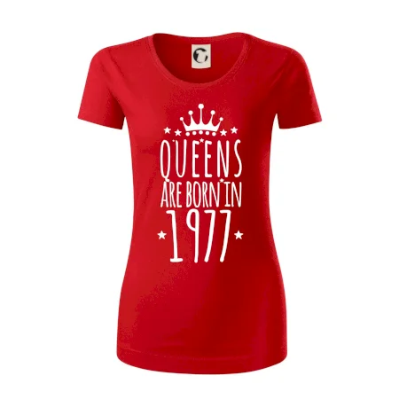 Queens are born in 1977