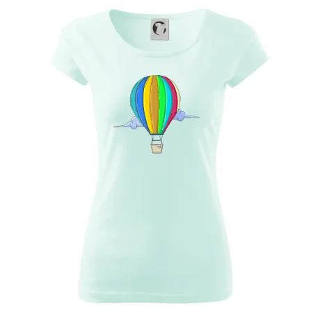 Teplovzdušný balón v oblakoch