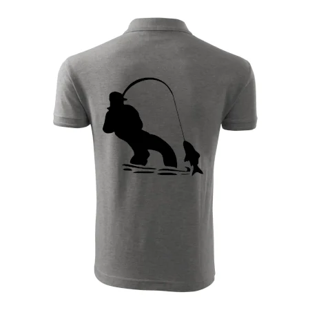 Rybár ťahajúce rybu