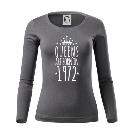 Queens are born in 1972