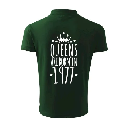 Queens are born in 1977