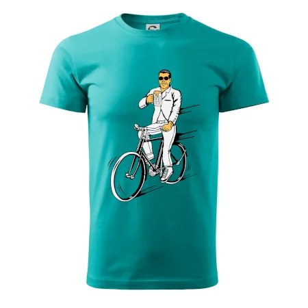 Gentleman na bicykli s pivom