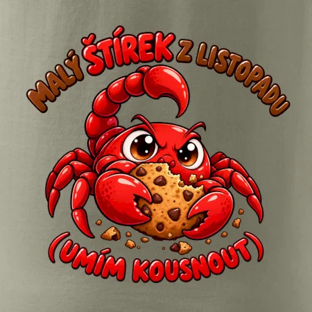 Malý novembrový škorpiónik chráni čokoládovú sušienku