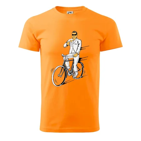 Gentleman na bicykli s pivom