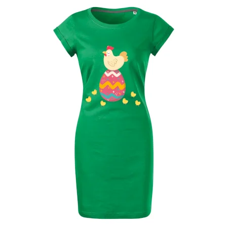 Sliepka sediaca na veľkonočnom vajci