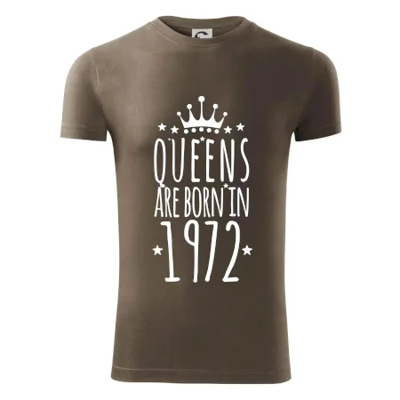 Queens are born in 1972