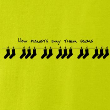 How pianists dry their socks