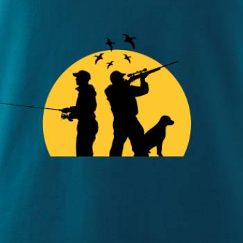 Lovec pri západe slnka