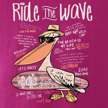 Ride the wave pelikán