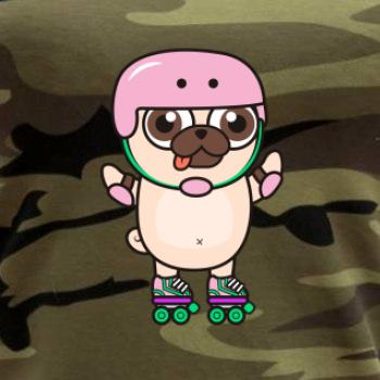 Mops a kolieskové korčule