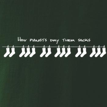 How pianists dry their socks
