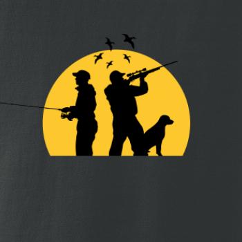 Lovec pri západe slnka