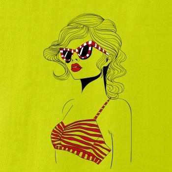  Dievča s červenými plavkami