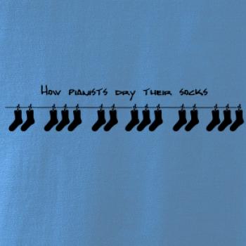 How pianists dry their socks