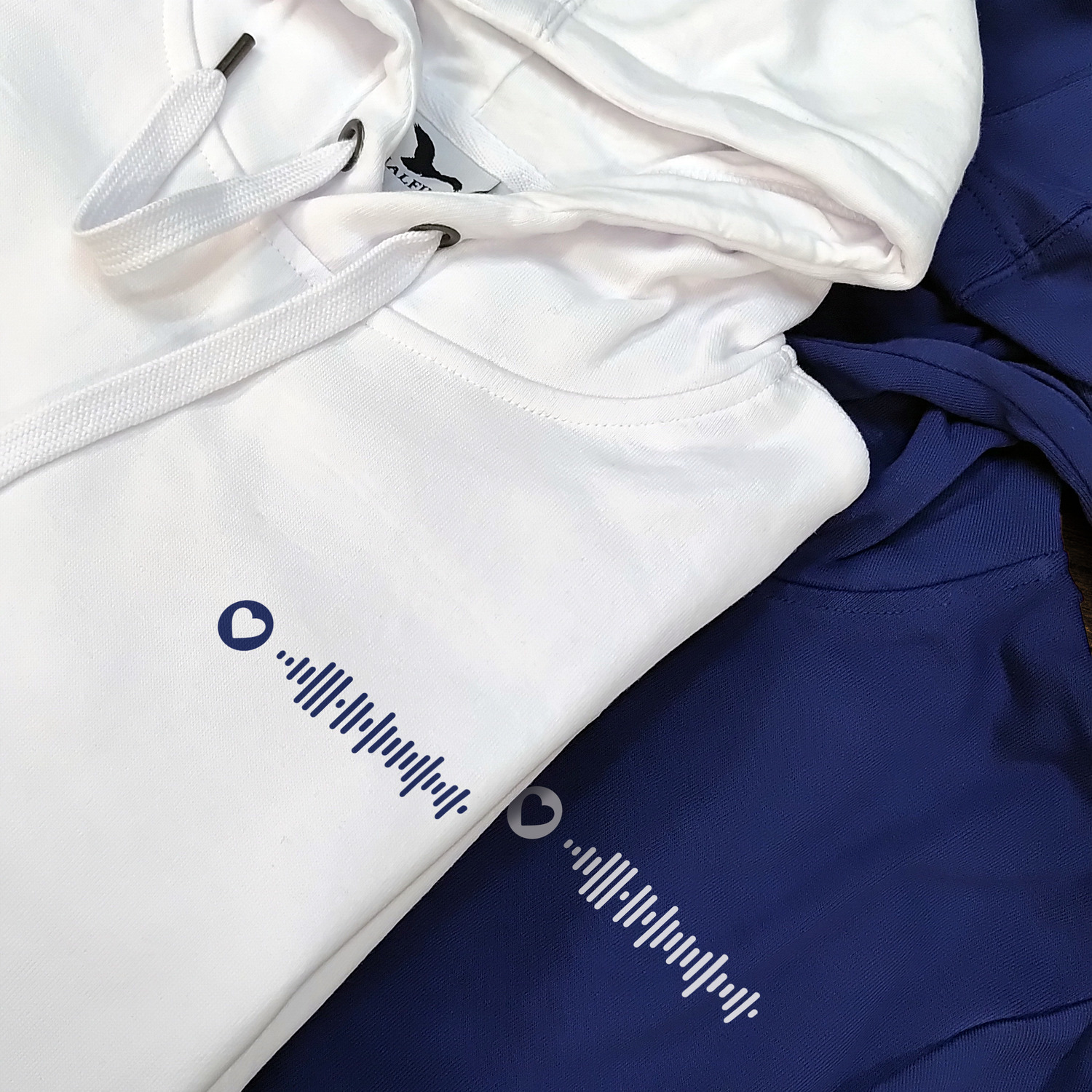 Zamilovaný Spotify kód na prsníku