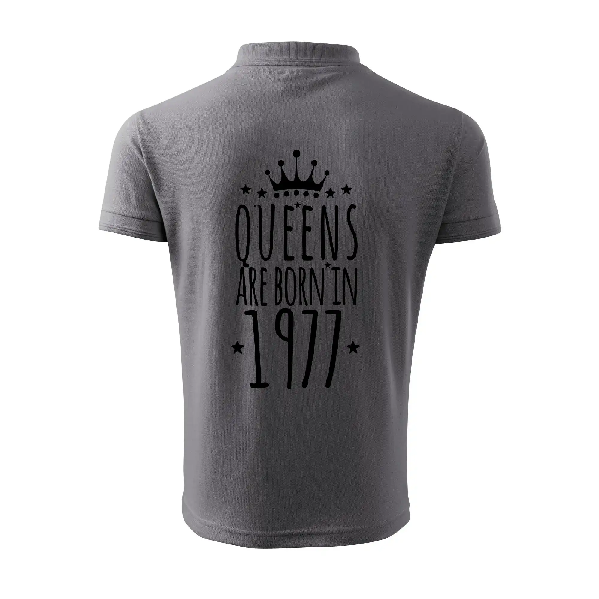 Queens are born in 1977