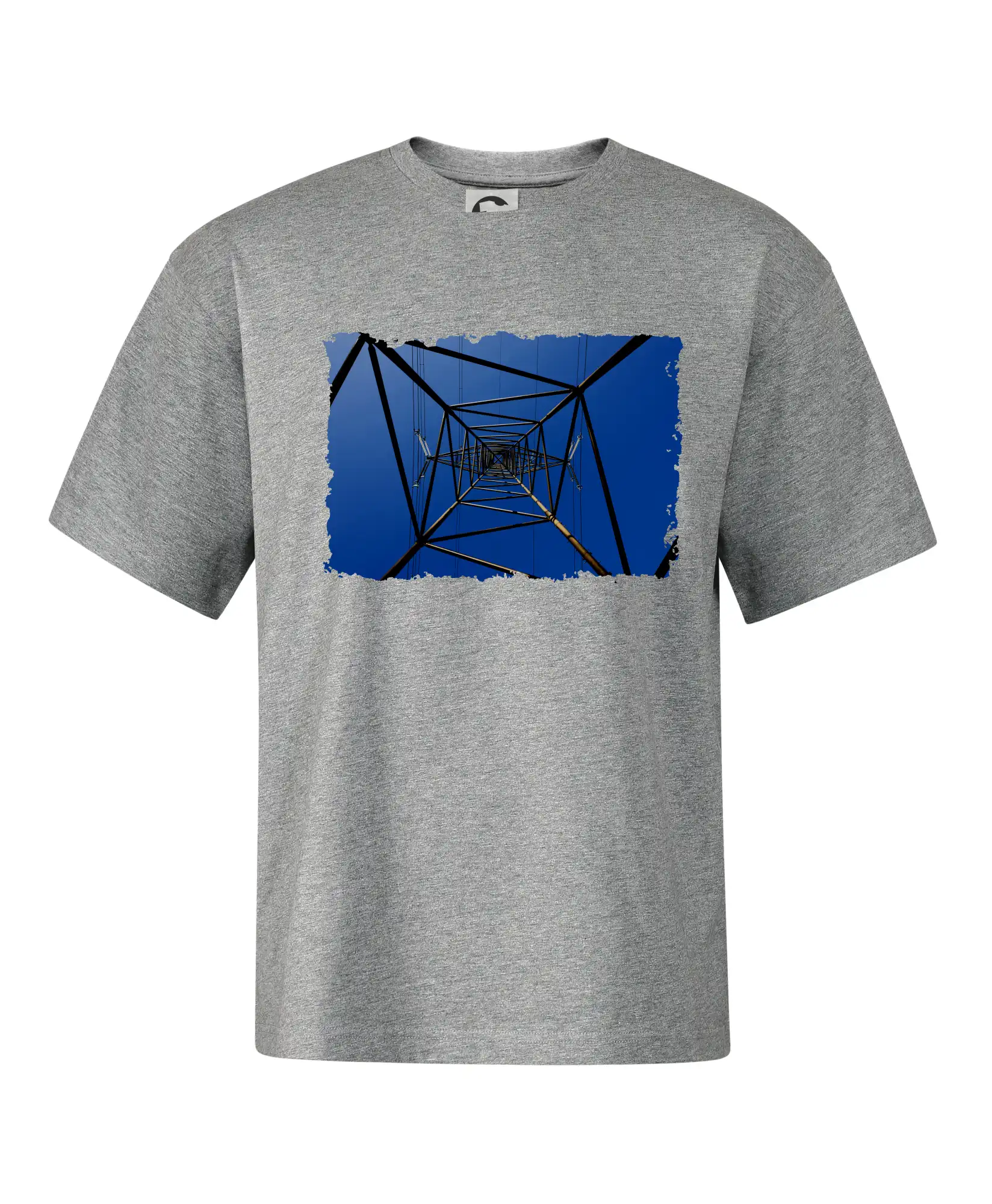 Stožár vysokého napětí zespodu