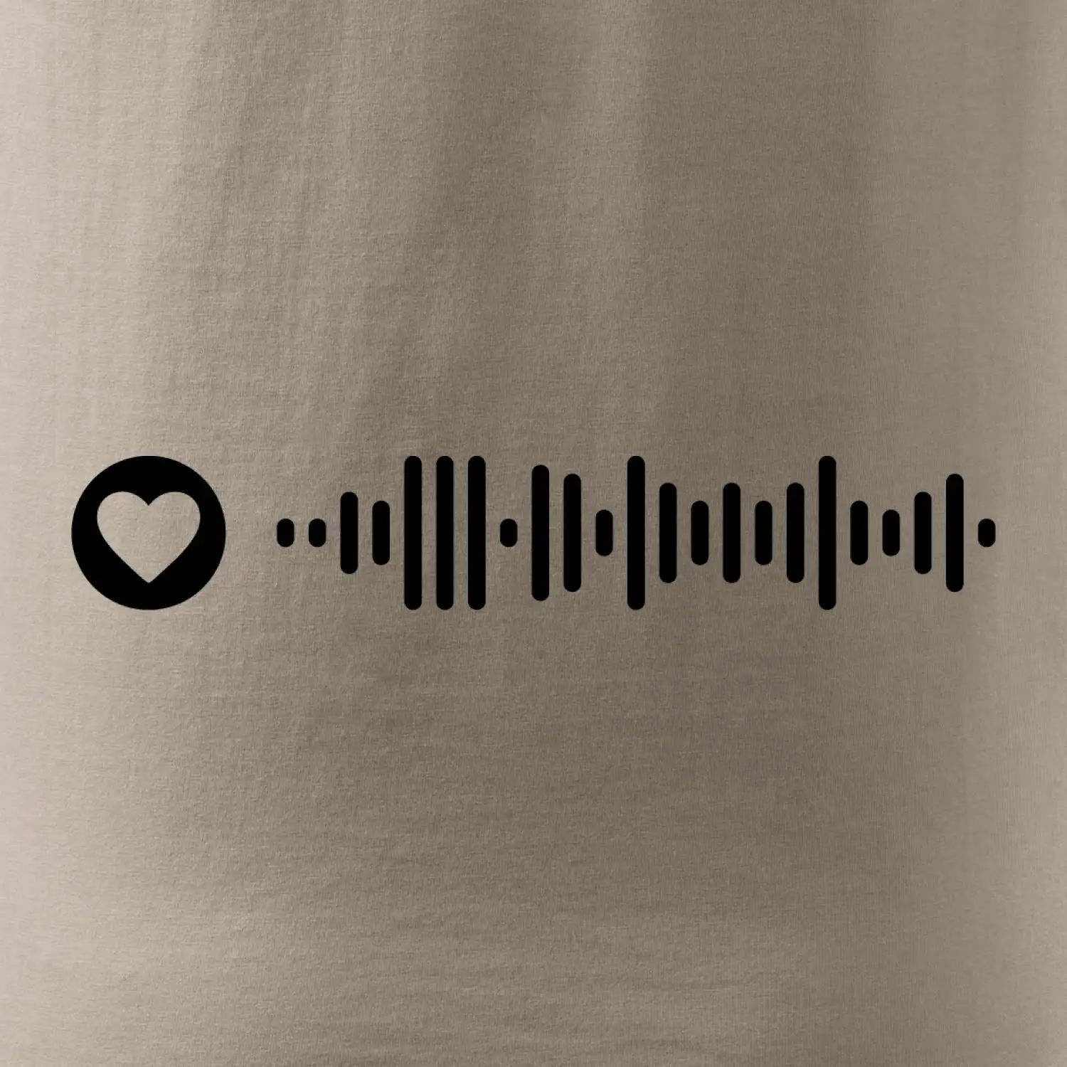 Zamilovaný Spotify kód na prsu