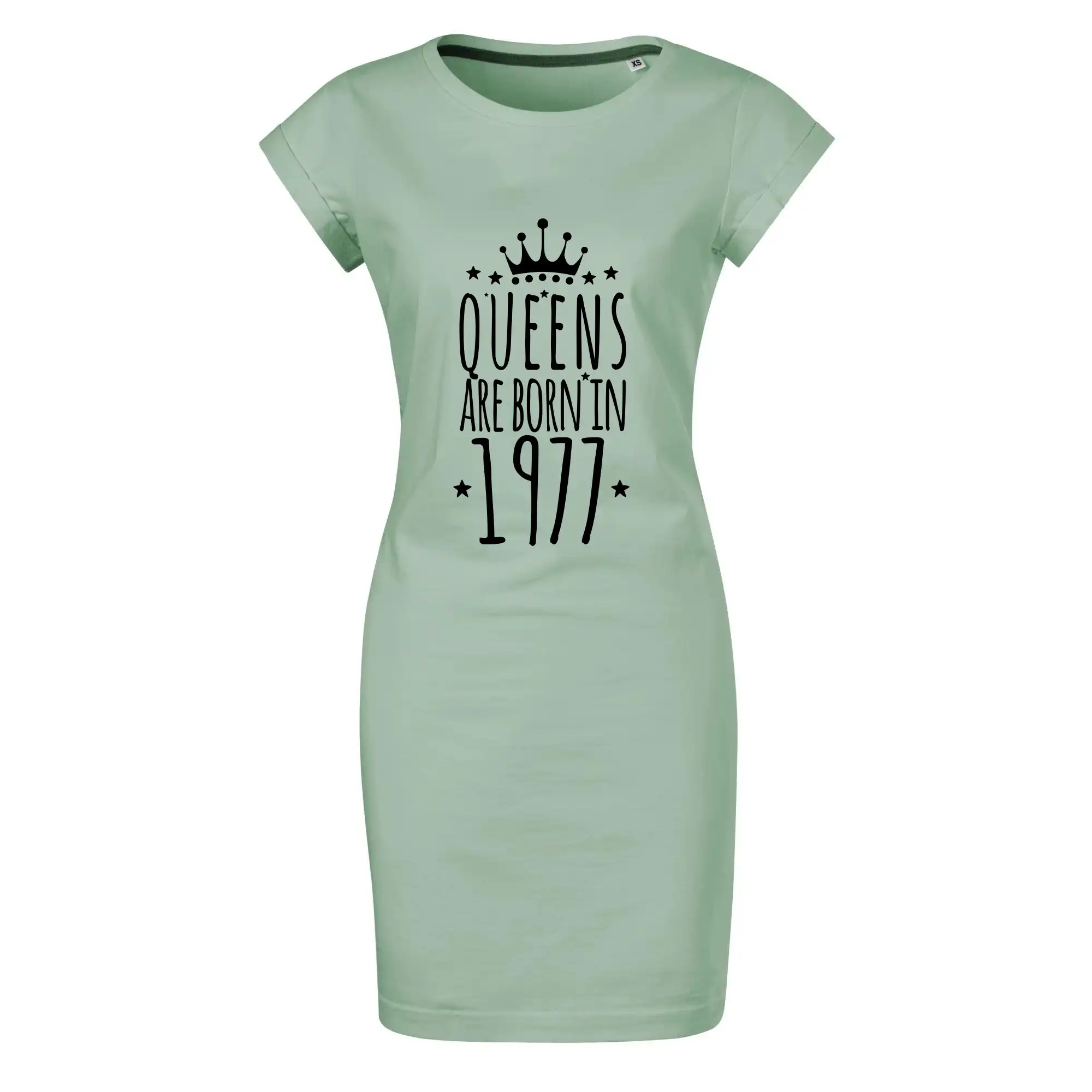 Queens are born in 1977