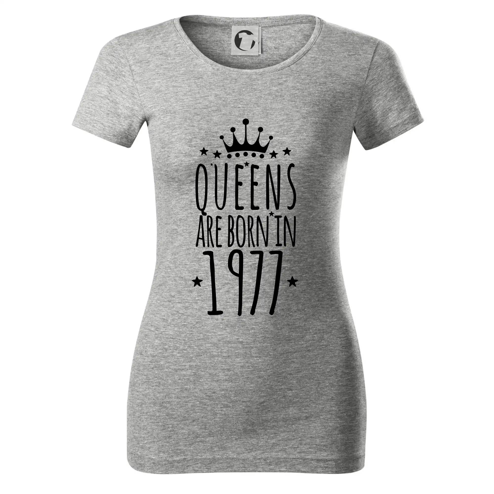 Queens are born in 1977