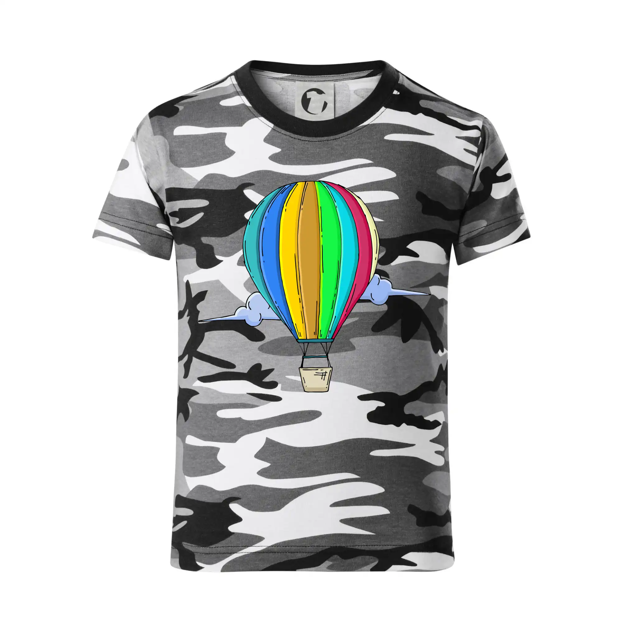 Horkovzdušný balon v oblacích