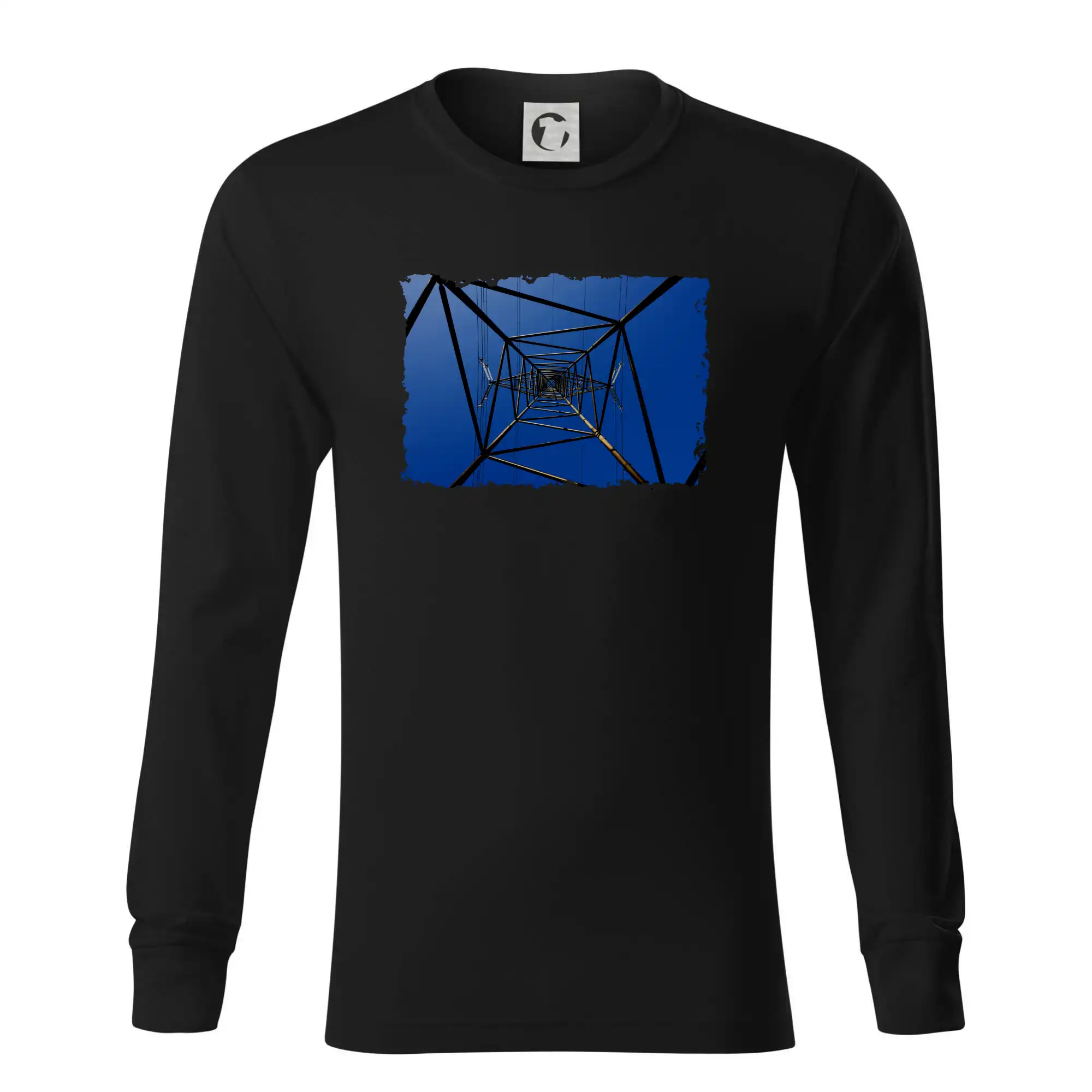 Stožár vysokého napětí zespodu