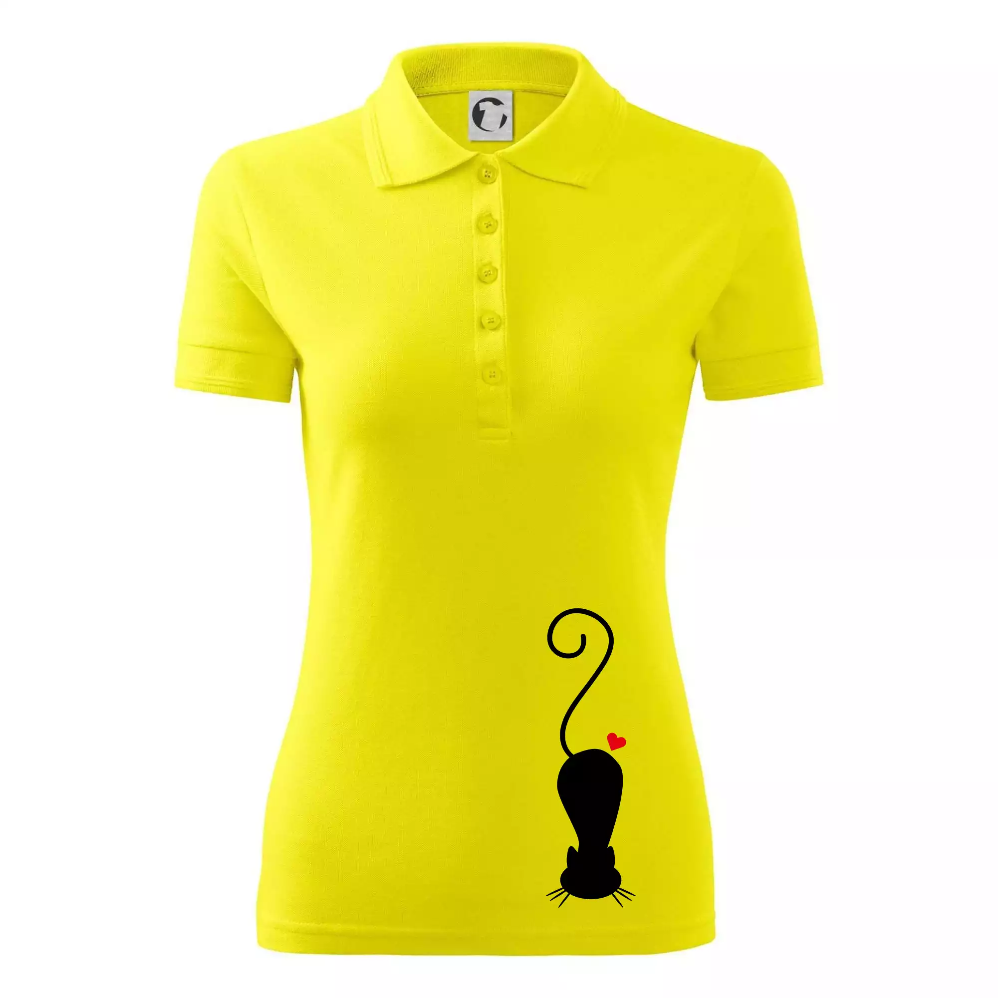 Zamilovaná kočka ležící