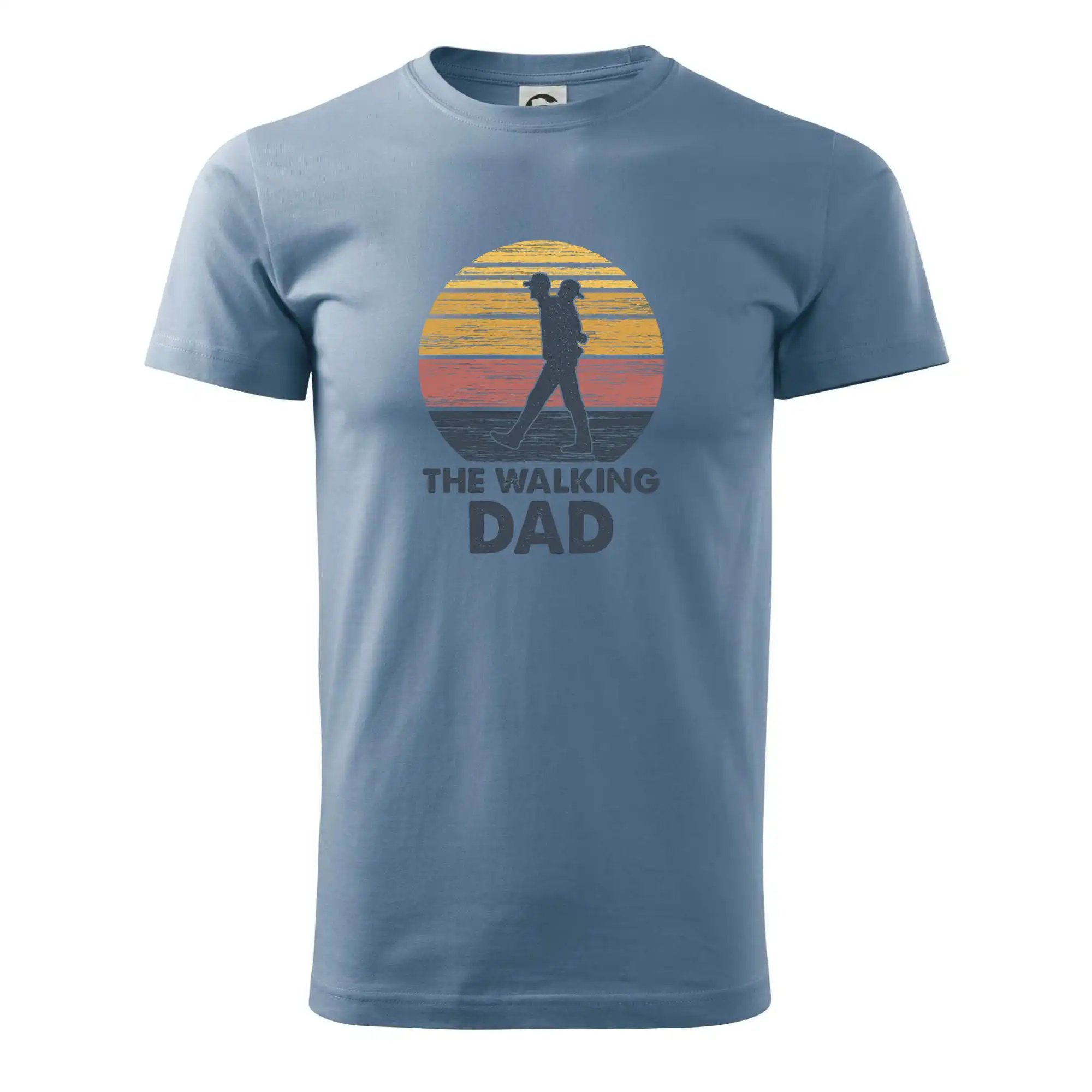 Najlepší darček pre otecka ku dňu otcov - The walking dad - tata s dítětem na zádech - Klasické pánske tričko vyššej gramáže