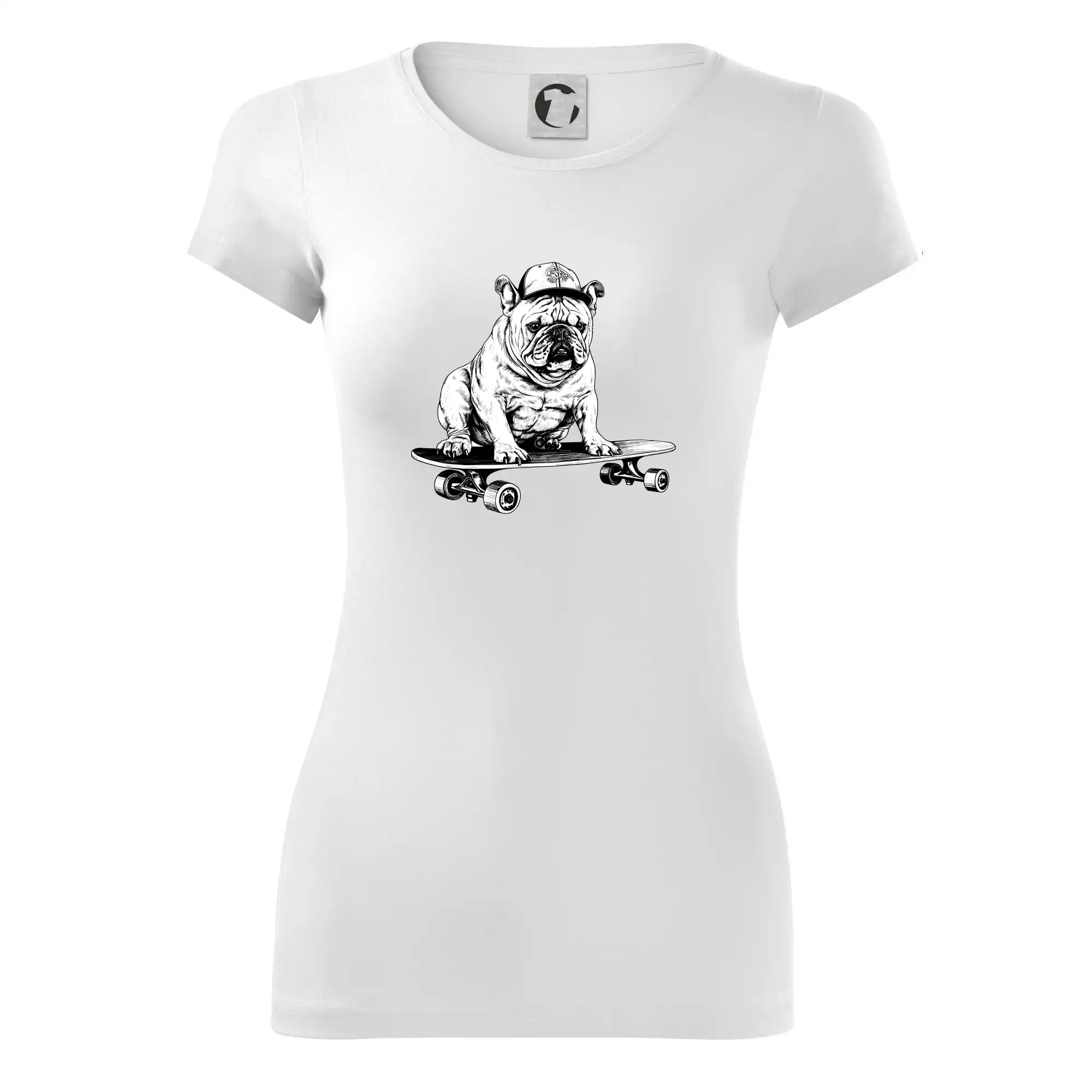 Černobílý buldok na skateboardu