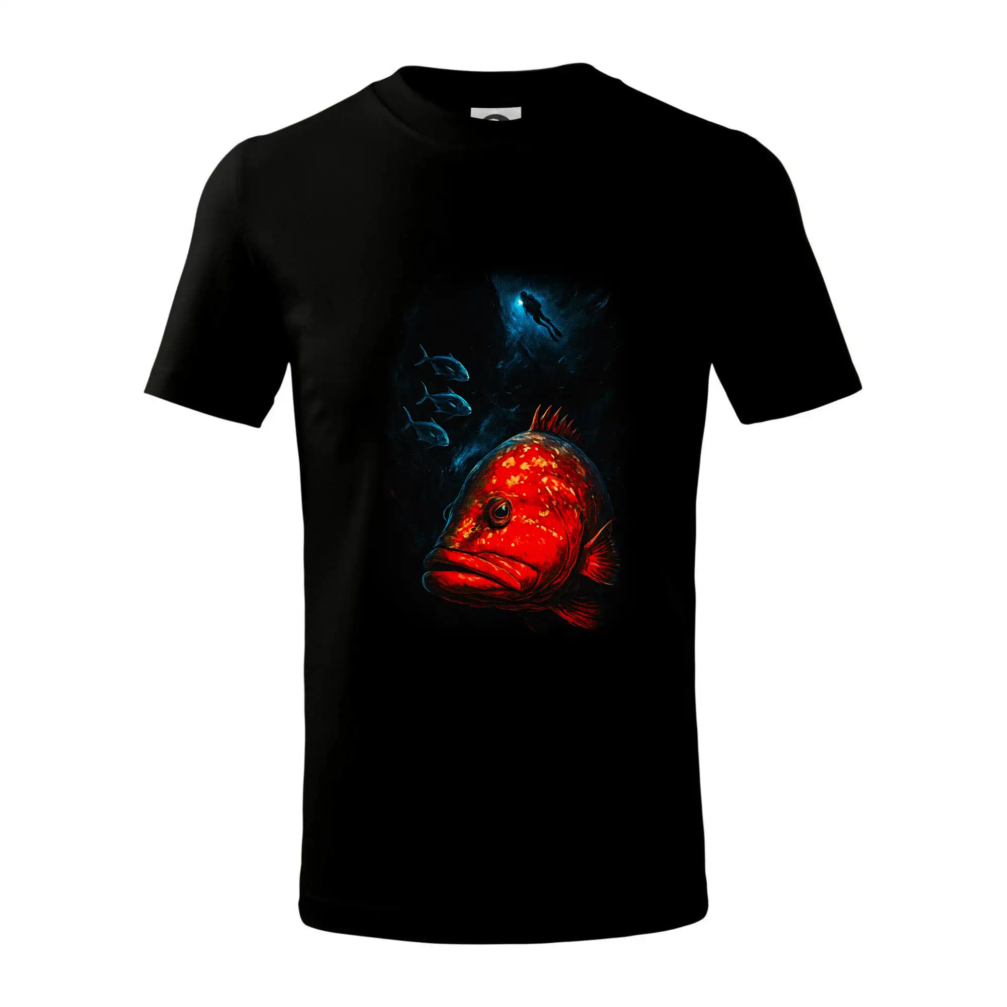 Červená ryba s potapěčem v pozadí